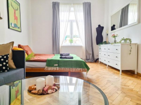 Beautiful and Spacious Apartment 69m2 for 5 guests next to Florian's Gate